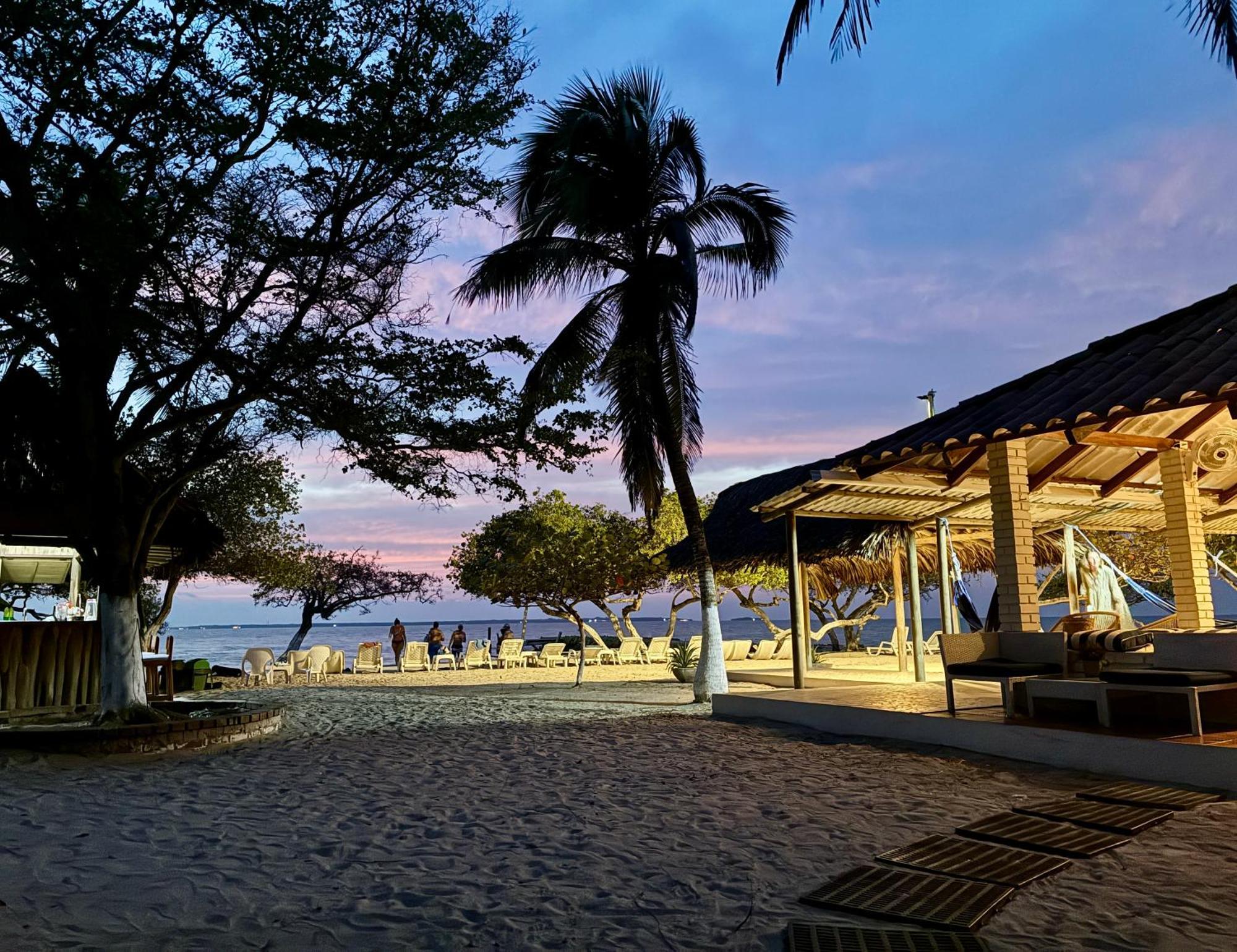 Hotel Carey Beach Isla de Baru Exterior foto